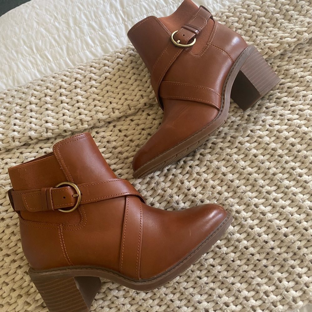 Clarks “Scene Strap Women's Leather Ankle Boots” -  Size 7 Color Caramel